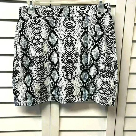 SHEIN Snakeskin Pull On Stretch Mini Skirt Size 5 - Picture 1 of 5
